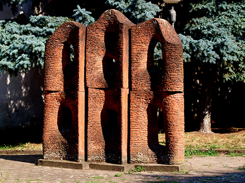 Glavnom trgu Mokrin 1